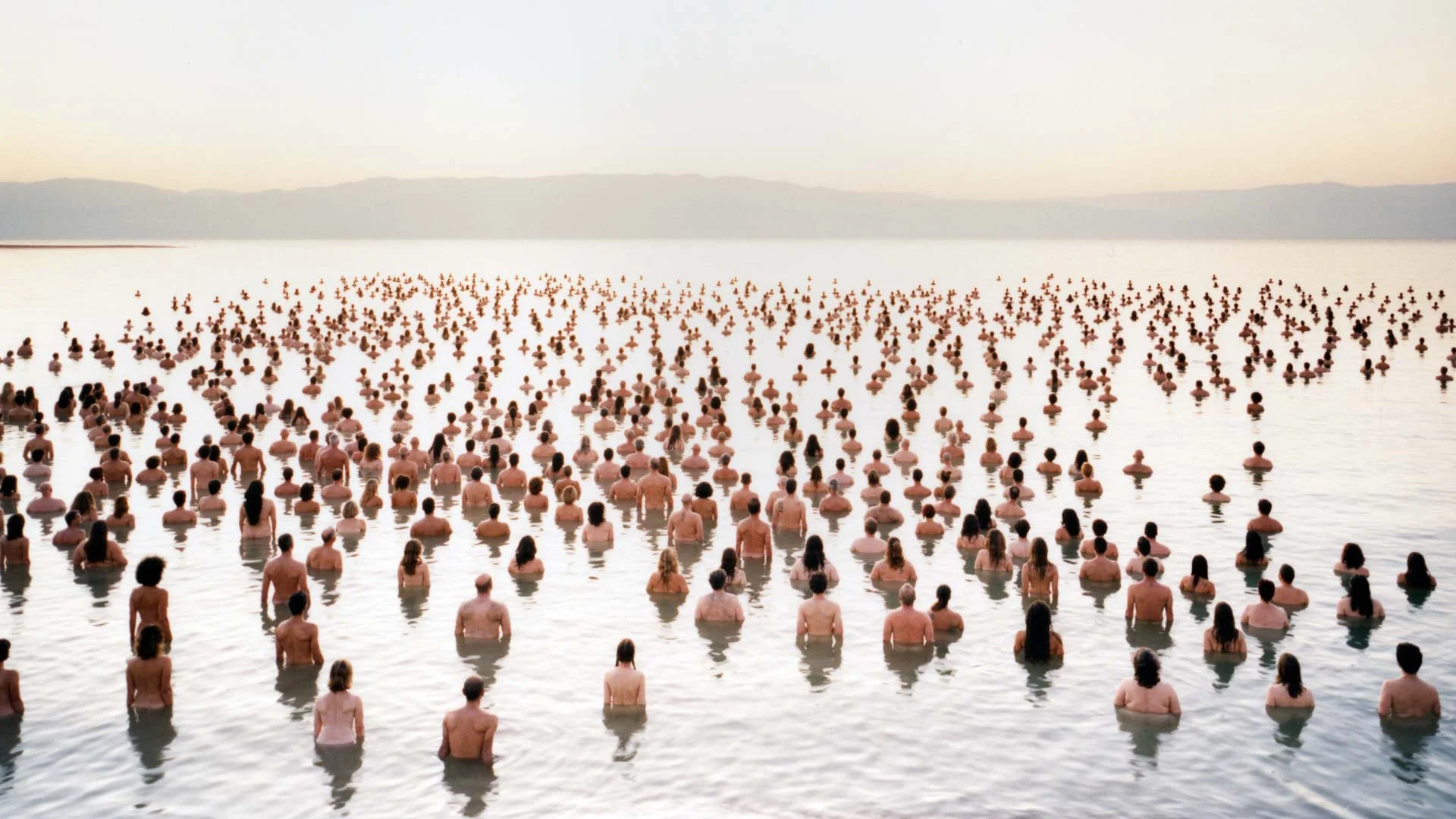 Spencer Tunick – Dead Sea 06/2011
