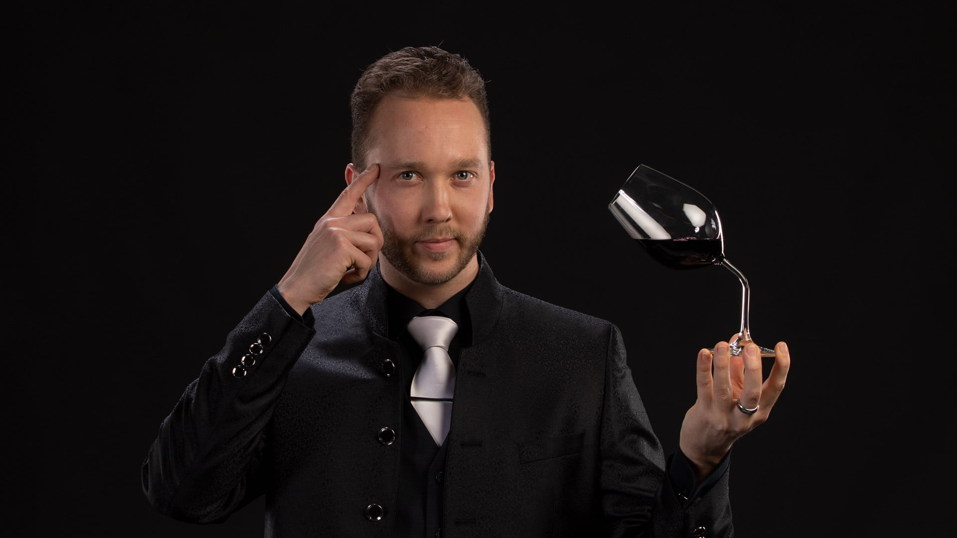 Herra-Koskinen-show-dinner