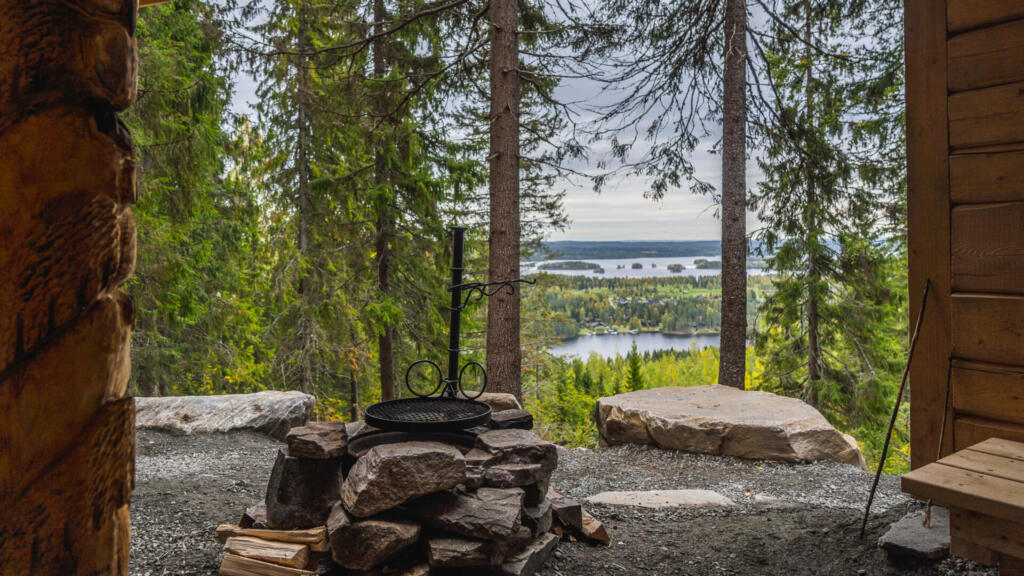 Tahko, Mäkiaution Rotkon laavu